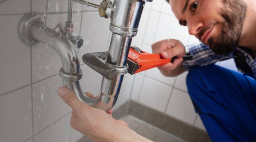 Professional same day plumber services in Monmouth, IA